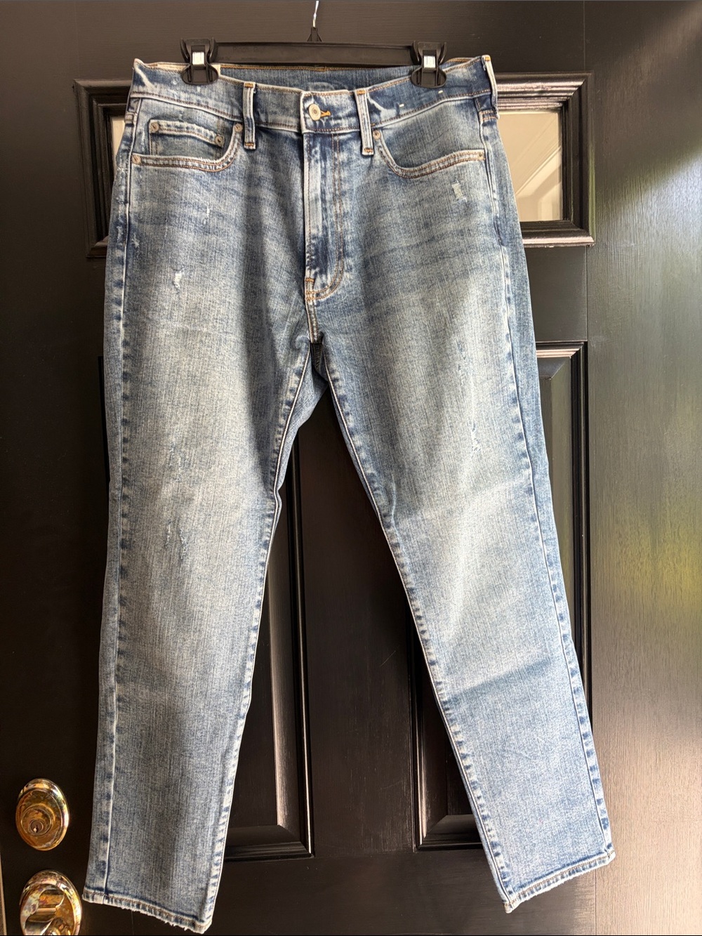 Abercrombie & Fitch Men's Light Wash stretch Slim Straight Jeans. Size 32x30
